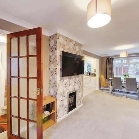 Beautiful Home Close To Town Free Netflix, Wifi 솔리헐 외부 사진