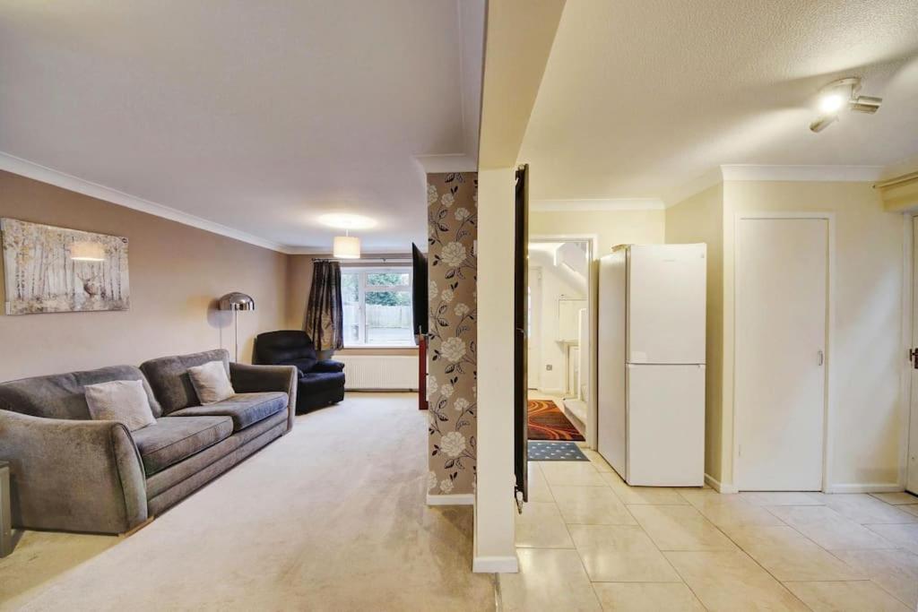 Beautiful Home Close To Town Free Netflix, Wifi 솔리헐 외부 사진