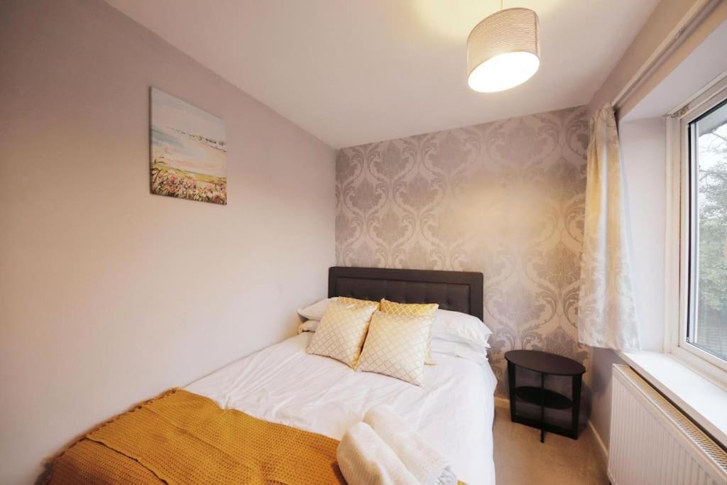 Beautiful Home Close To Town Free Netflix, Wifi 솔리헐 외부 사진